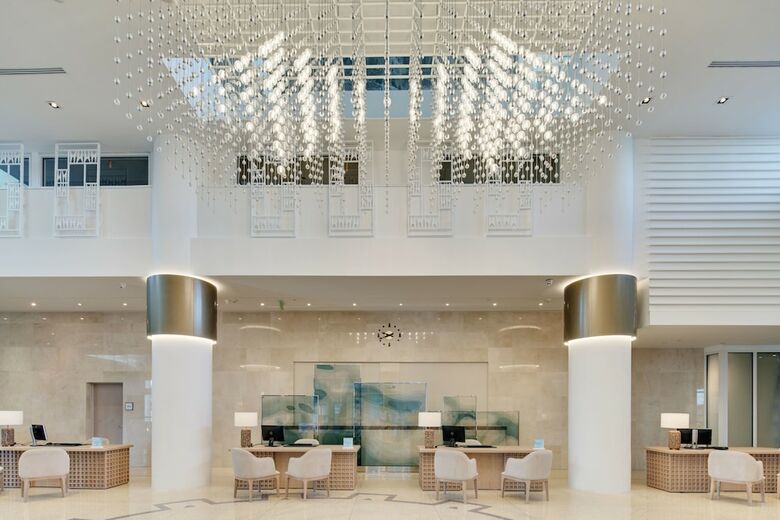 Hotel Carillon Miami Wellness Resort