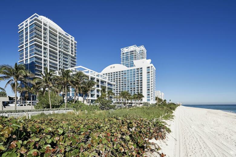 Hotel Carillon Miami Wellness Resort
