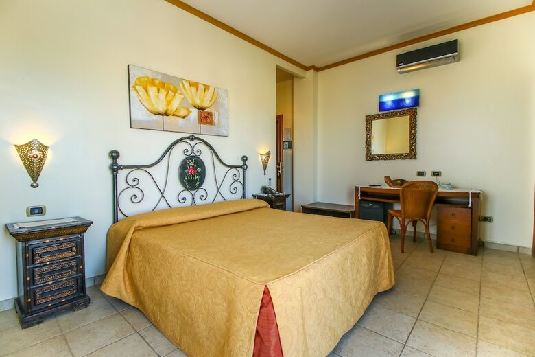 Hotel Il Faro Della Guitgia