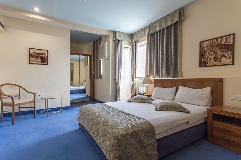 Hotel Opera By Zeus International