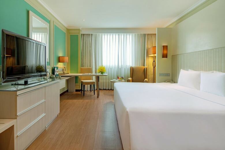 Windsor Plaza Hotel