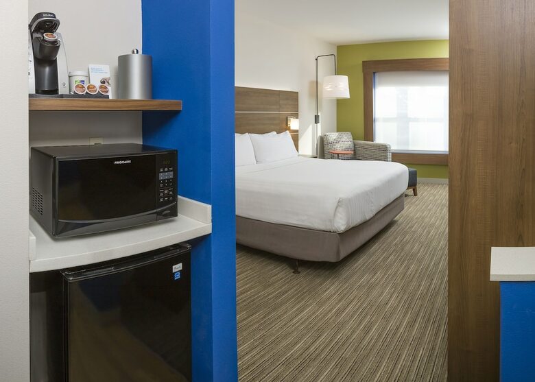 Holiday Inn Express Hotel & Suites White River Junction