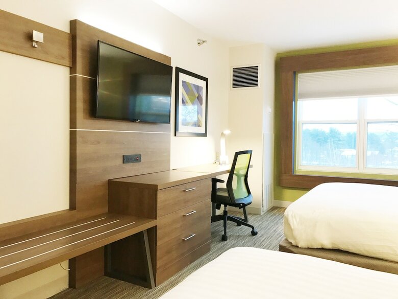 Holiday Inn Express Hotel & Suites White River Junction