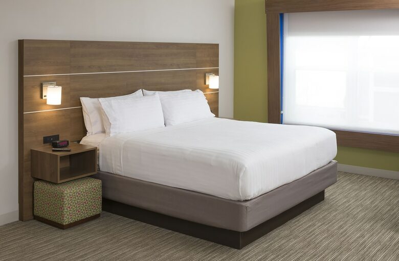 Holiday Inn Express Hotel & Suites White River Junction