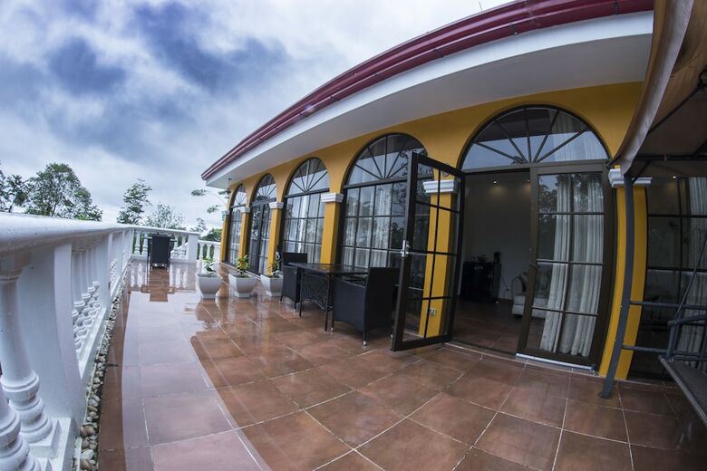Tifakara Boutique Hotel & Birding Oasis