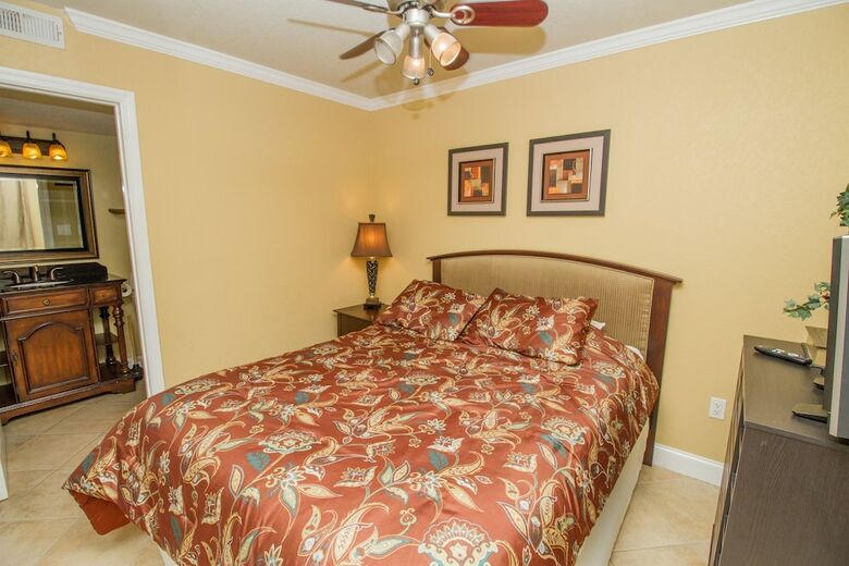 Pelican Beach Resort & Conference Center
