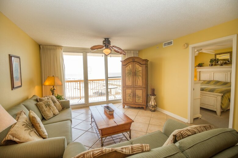 Pelican Beach Resort & Conference Center