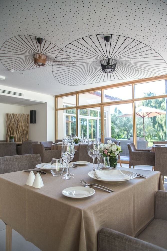 Hotel Chateau De Massillan