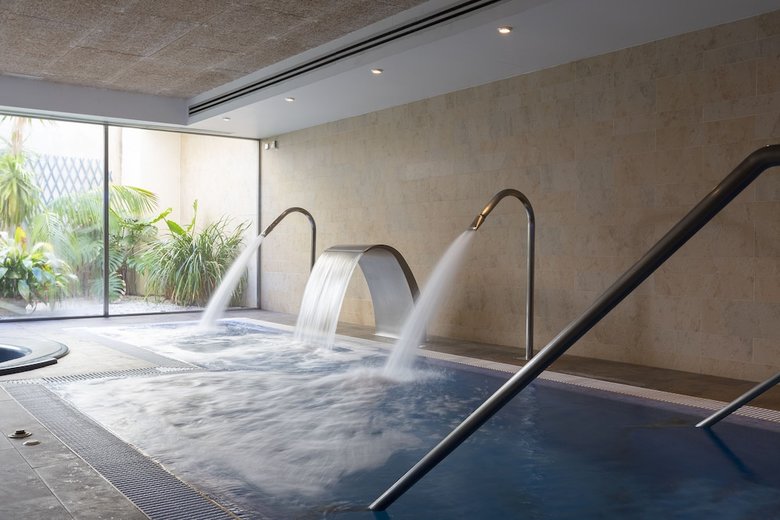 Hotel Aimia