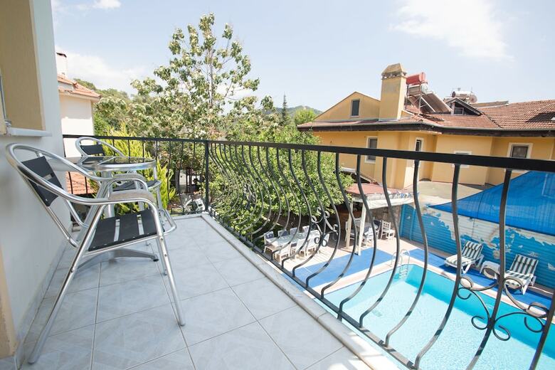 Dedeminn Garden Hotel