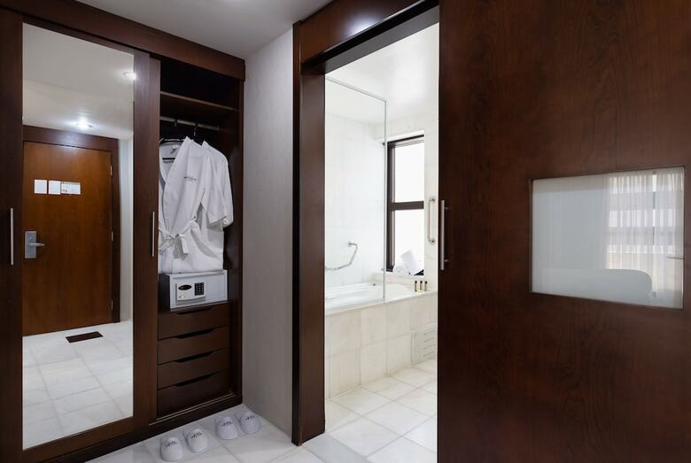 Grand Plaza Hotel