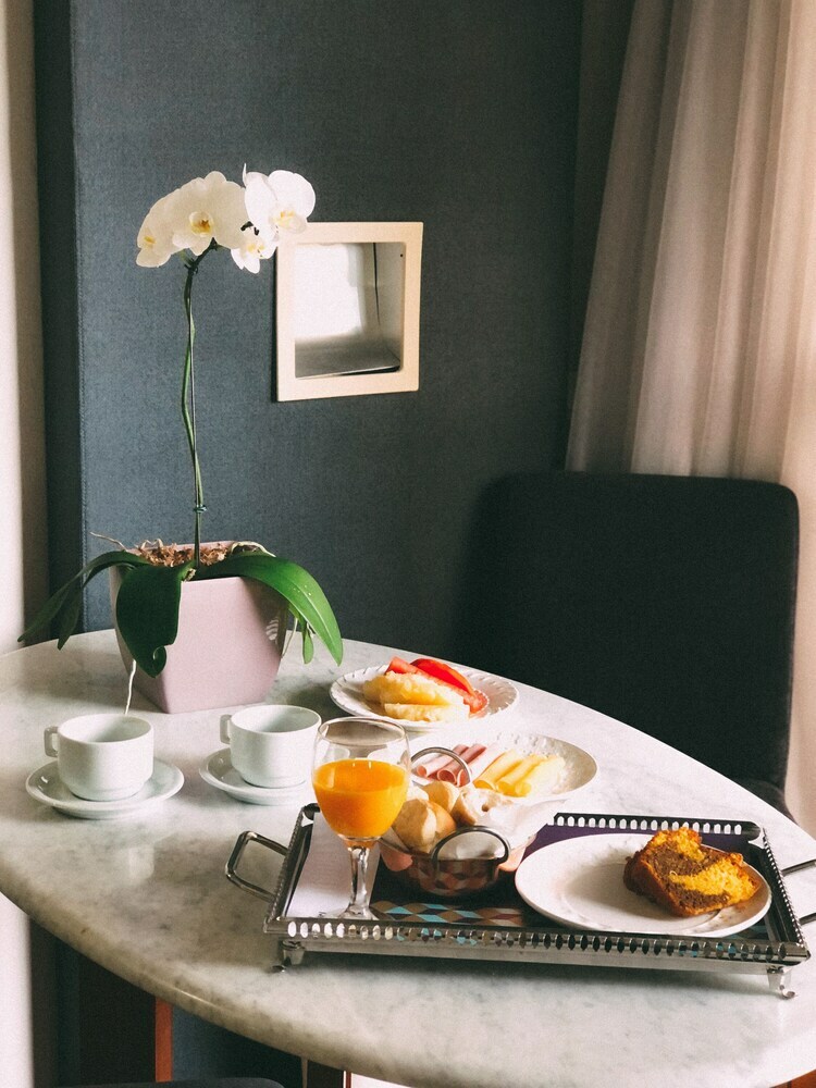 Grand Plaza Hotel