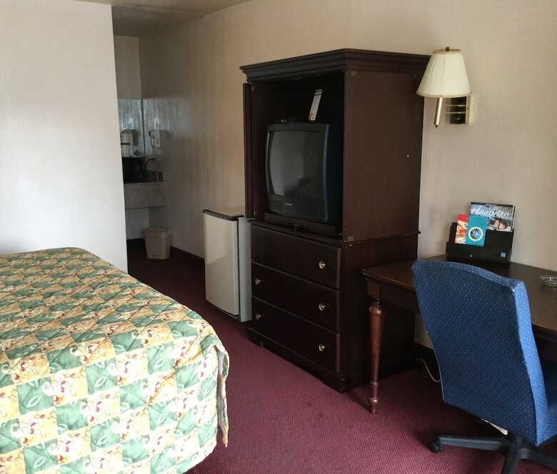 Motel Belmont Inn & Suites