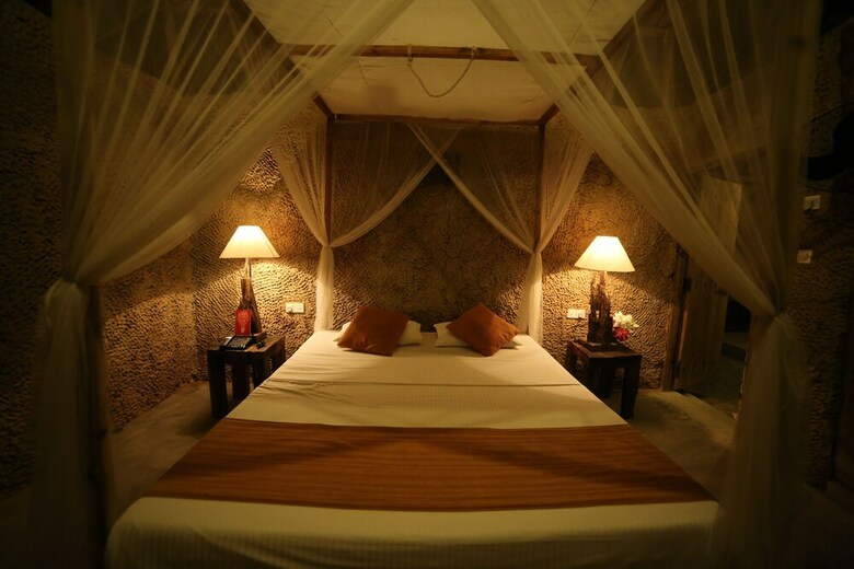 Cabana Saraii Village