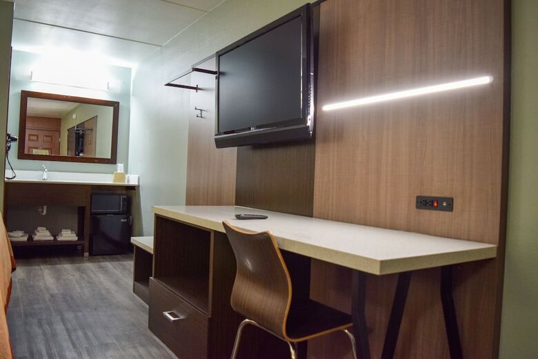 Motel Super 8 By Wyndham Raleigh Downtown