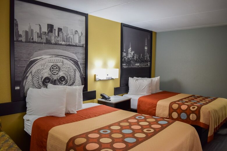 Motel Super 8 By Wyndham Raleigh Downtown