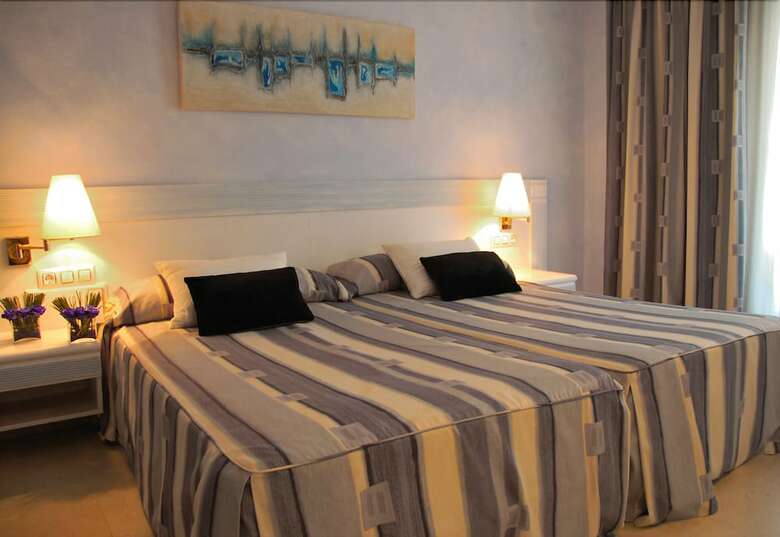 Aparthotel Mediterr�neo Sitges