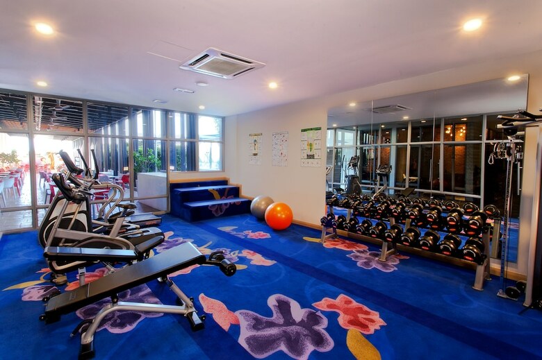 The Straits Hotel & Suites
