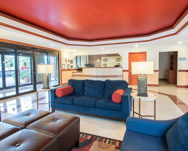 Hotel Comfort Suites Fort Pierce I-95