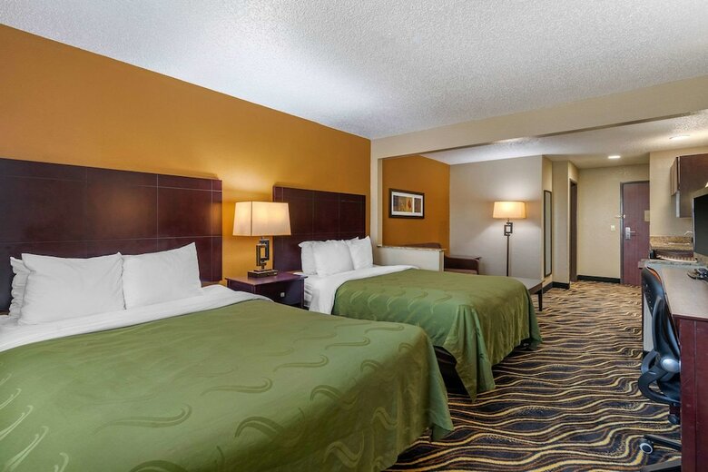 Hotel Quality Suites Addison-dallas
