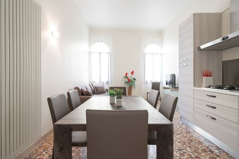 Accademia Charm Apartments