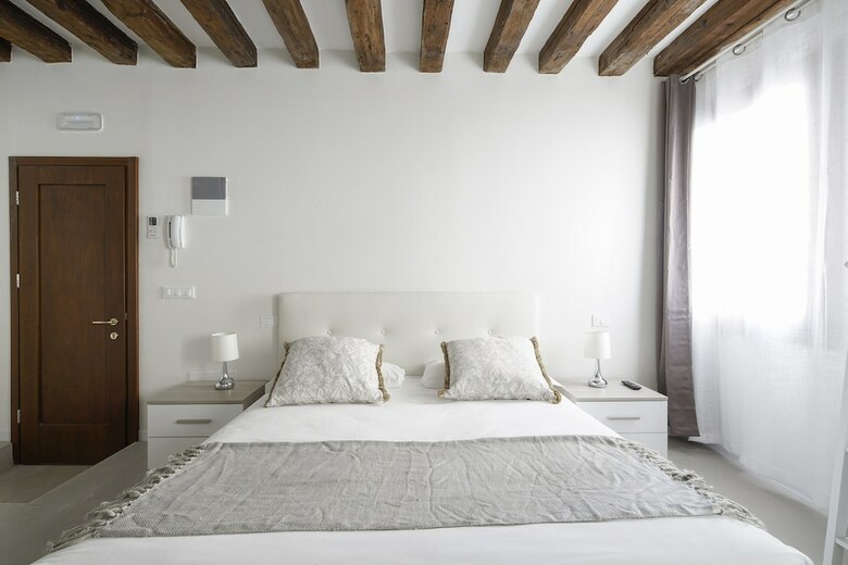 Accademia Charm Apartments