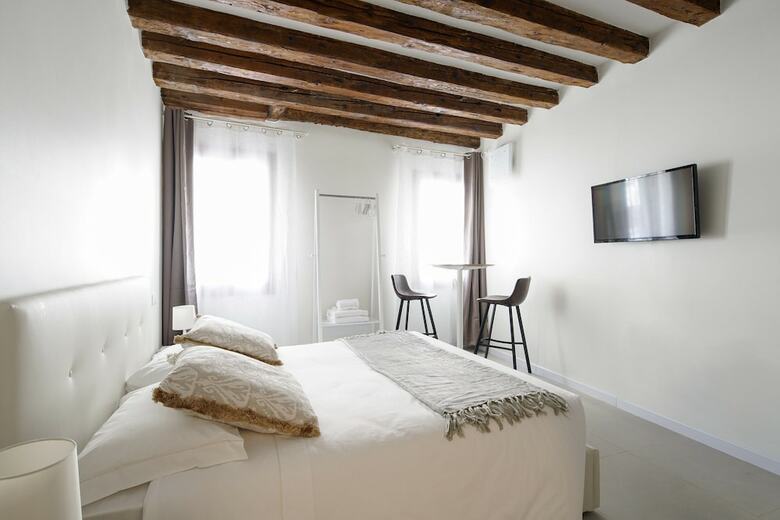 Accademia Charm Apartments