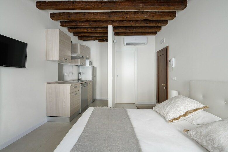 Accademia Charm Apartments