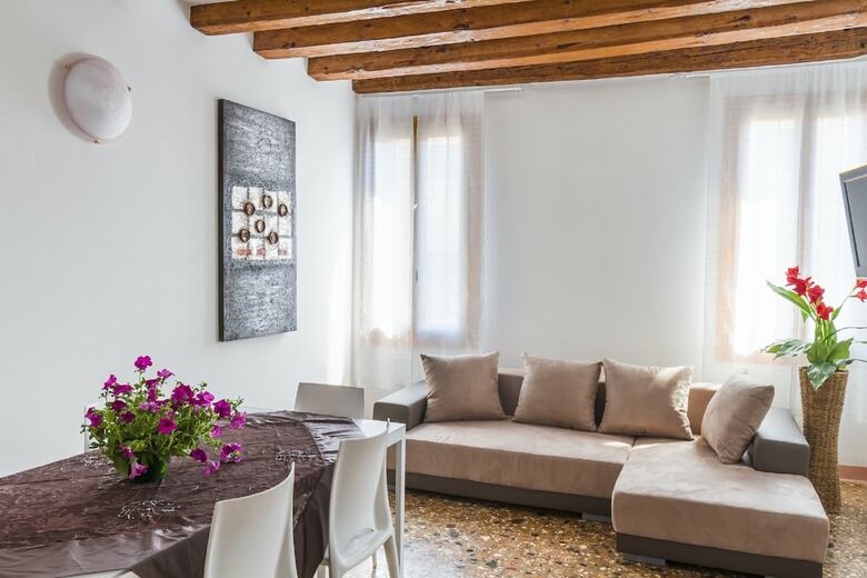 Accademia Charm Apartments