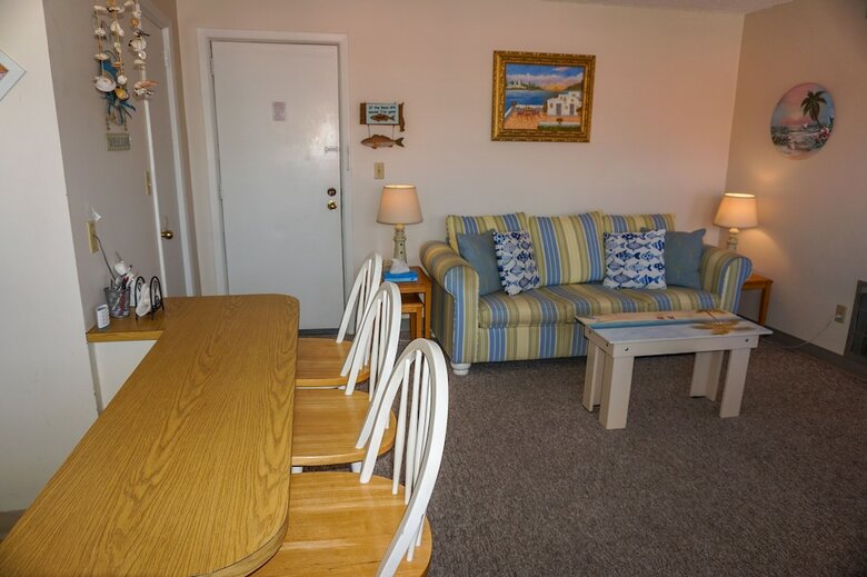 Hotel Gulf Winds Beach Resort