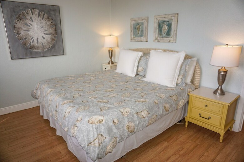 Hotel Gulf Winds Beach Resort