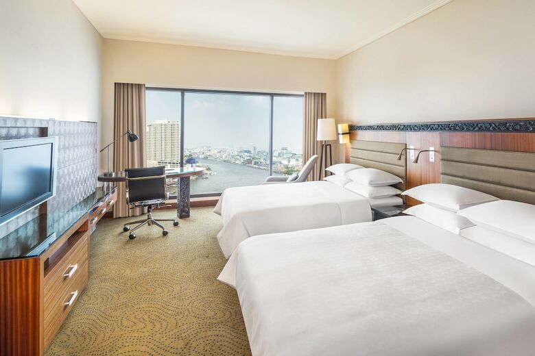 Royal Orchid Sheraton Hotel & Towers
