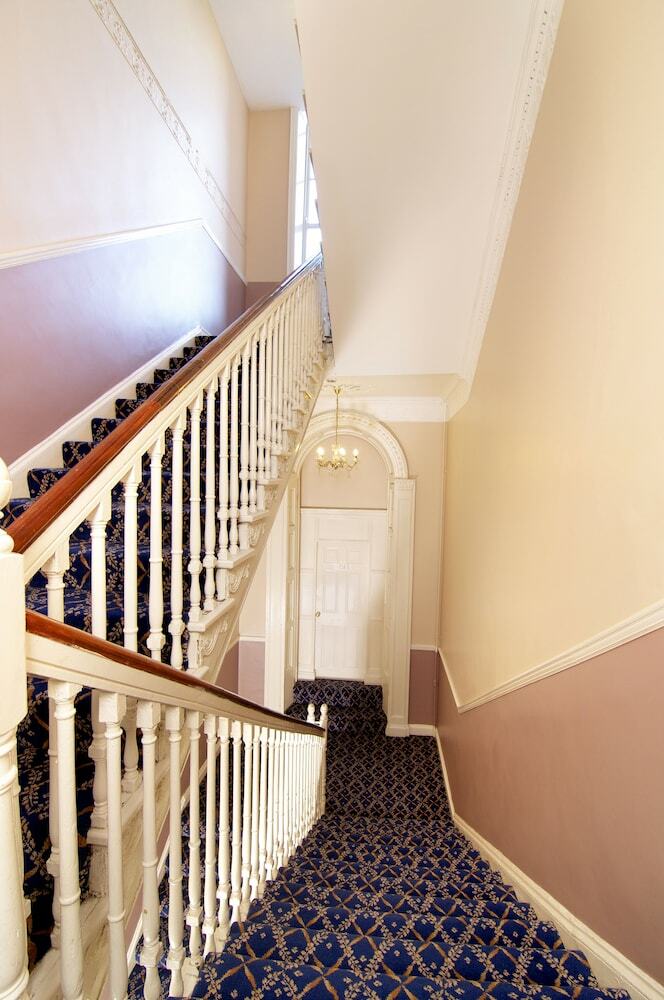 Hotel The Charles Stewart Guesthouse