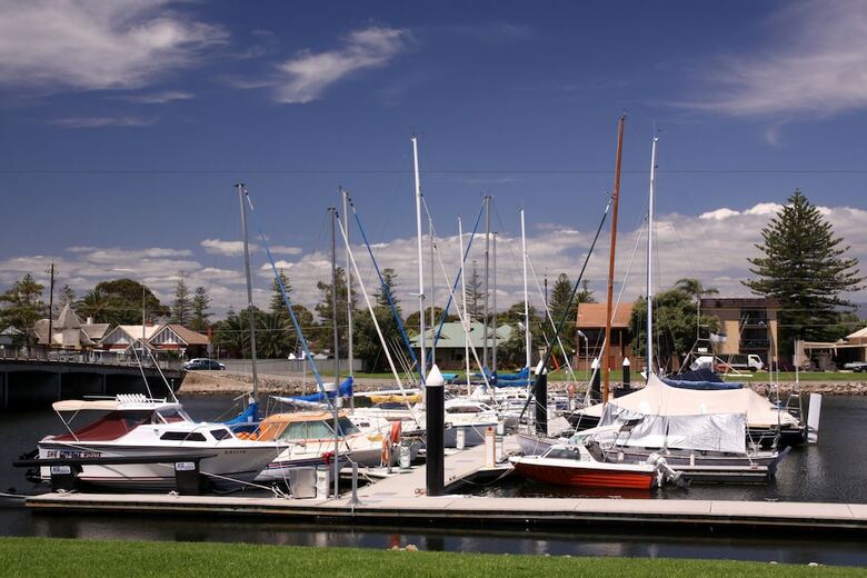 Bayswaterfront Apartments