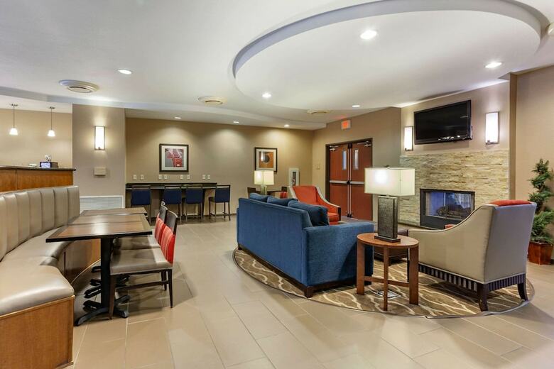 Hotel Comfort Suites Glendale - State Farm Stadium Area