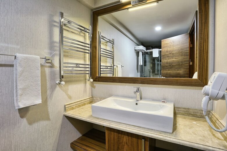 City Hotel Residence