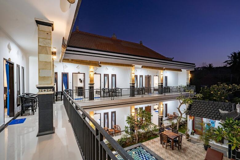 Hotel Nusa Sentana Lembongan Bali