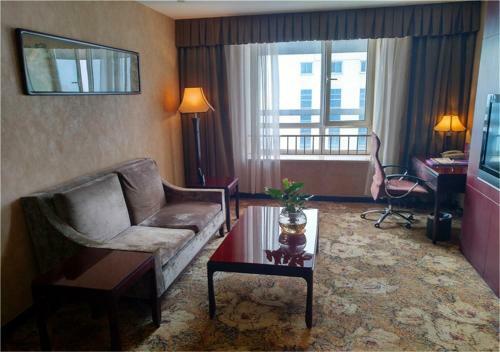 Zhongyi Pengao Hotel