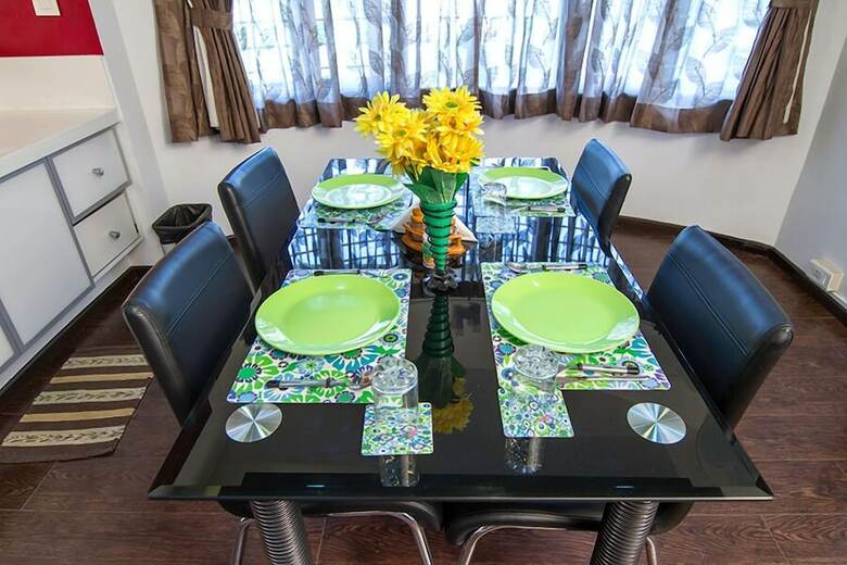 Apartamentos Phoenix Hospitality Services