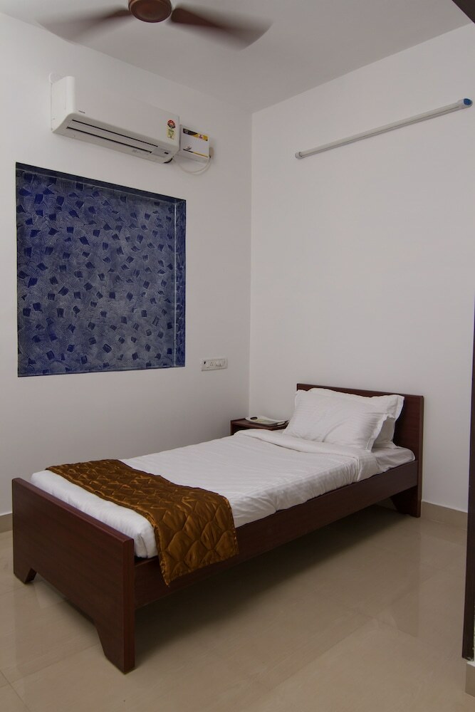 Apartamentos Phoenix Hospitality Services