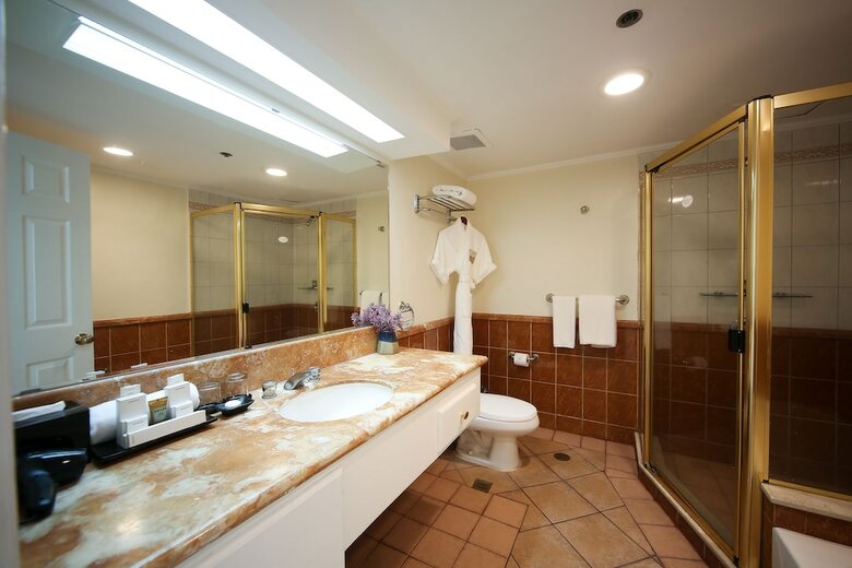 Hotel Infinity Tower Suites