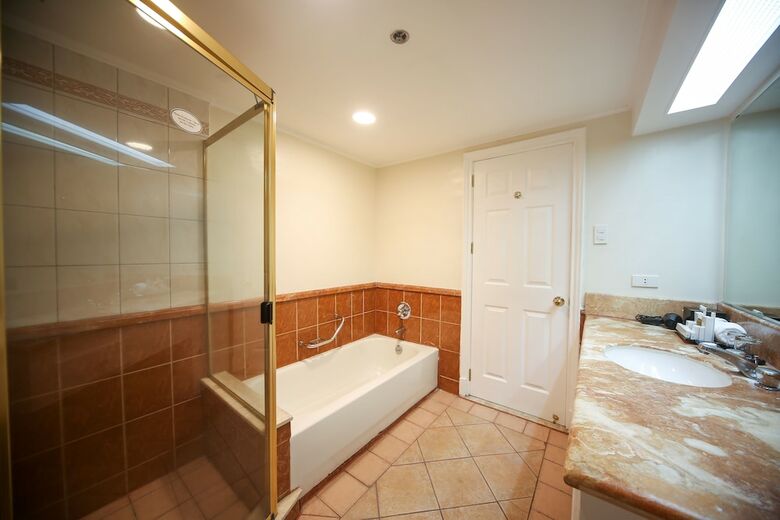 Hotel Infinity Tower Suites
