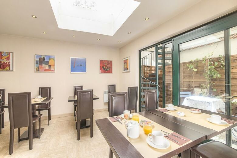 Hotel H�tel Pierre Nicole