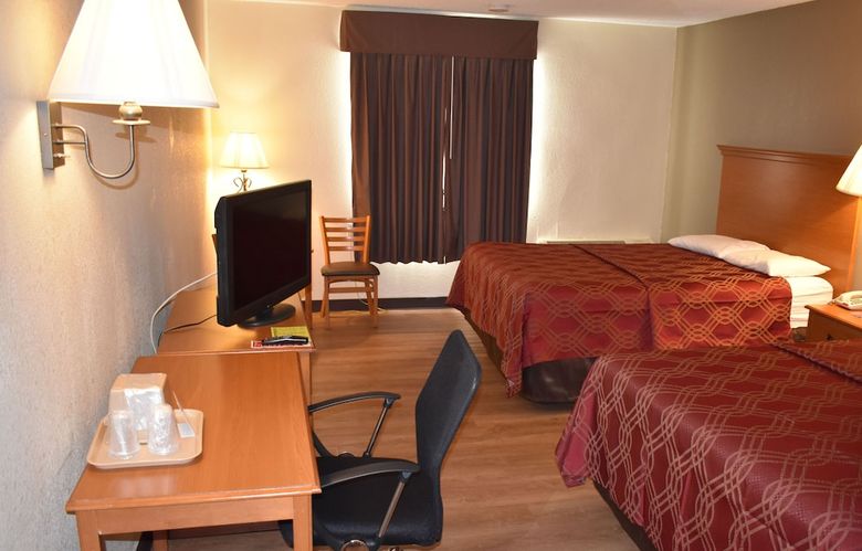 Hotel Skybridge Inn & Suites