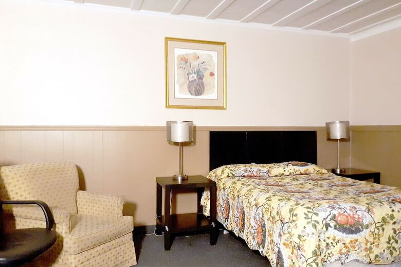 Motel Hotel Richmond Hill On North