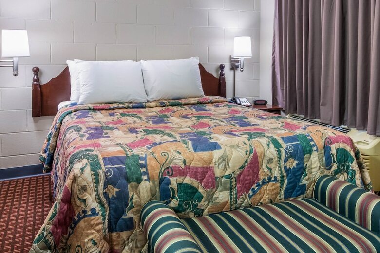 Motel Rodeway Inn & Suites