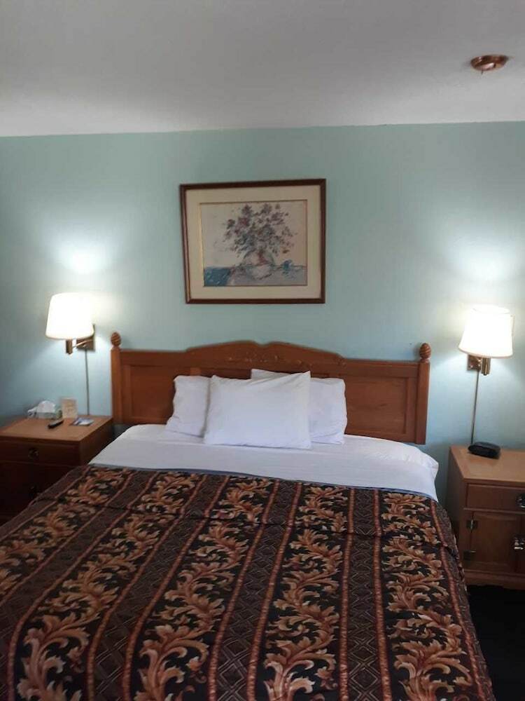 Motel 99 Palms Inn & Suites