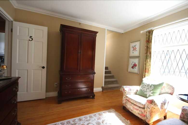 English Bay Inn Bed And Breakfast