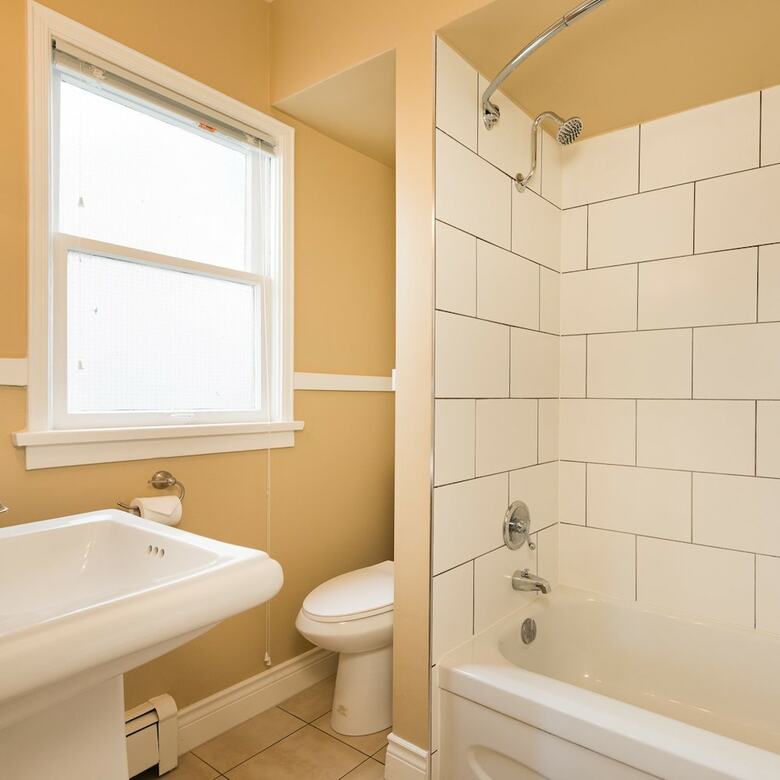 English Bay Inn Bed And Breakfast