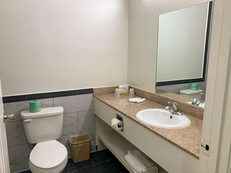 Motel 6 Houston, Tx- 249/ Willowbrook